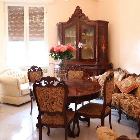 B&B Goldmund Napoli Bagian luar foto