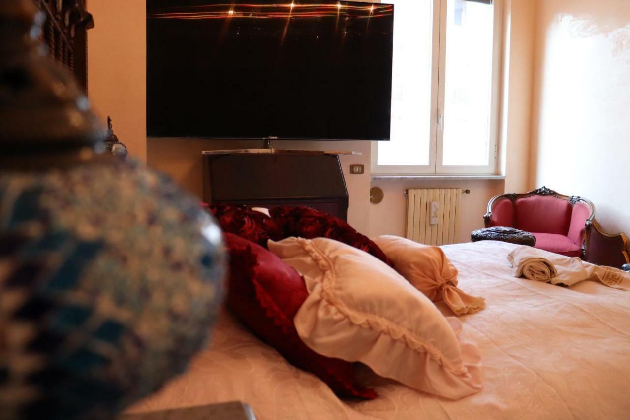 B&B Goldmund Napoli Bagian luar foto