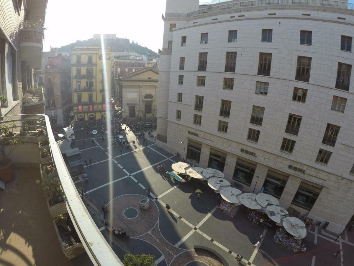 B&B Goldmund Napoli Bagian luar foto